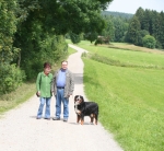 Mena vom Hollerblick mit Herrchen und Frauchen